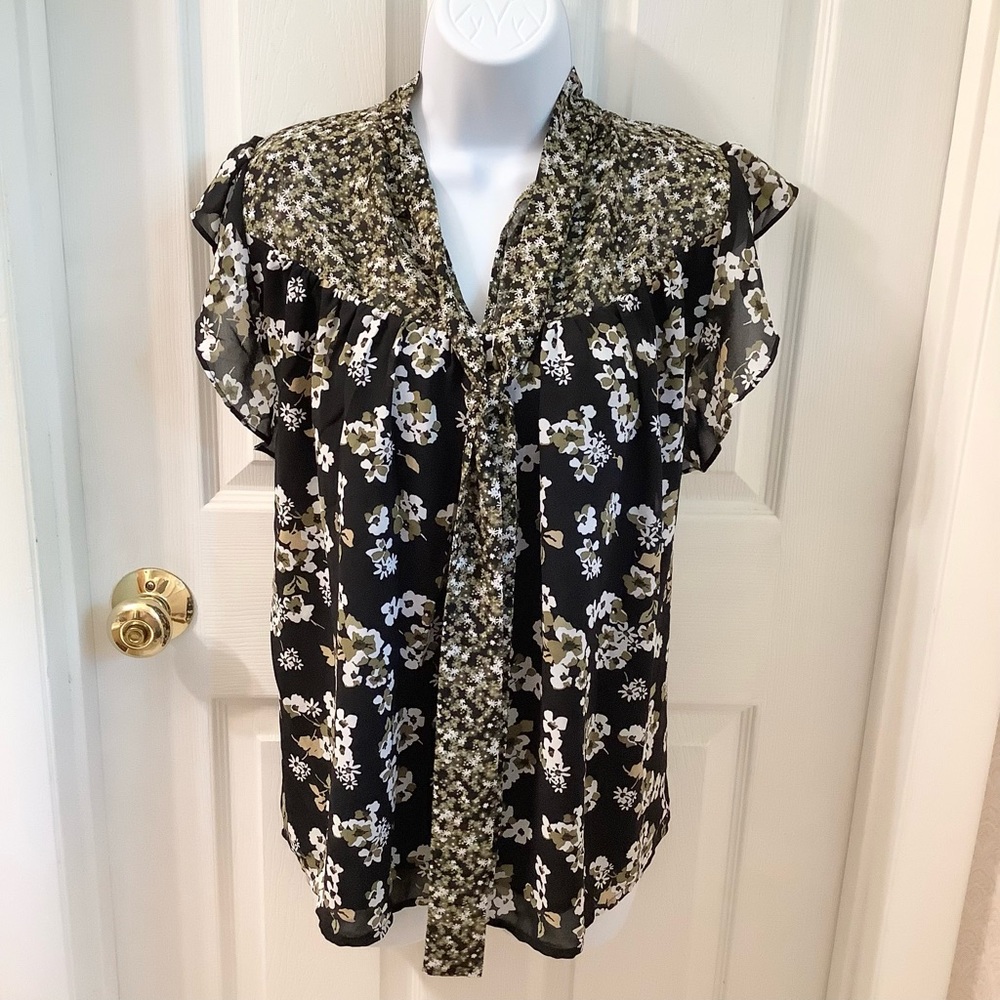 Michael Kors Cottage Core Ruffle Sleeve Tie Top - 0X